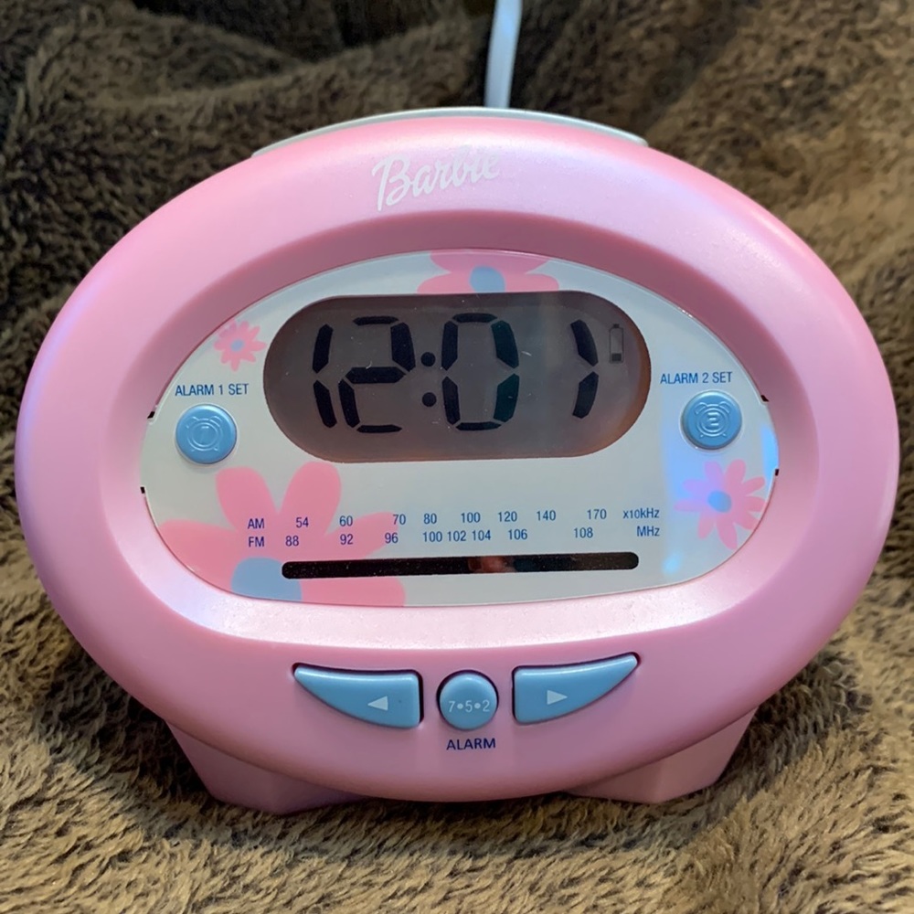 Barbie Wake With Me Pink AM/FM  Clock Radio Alarm BE-337 Digital 2002 Vintage